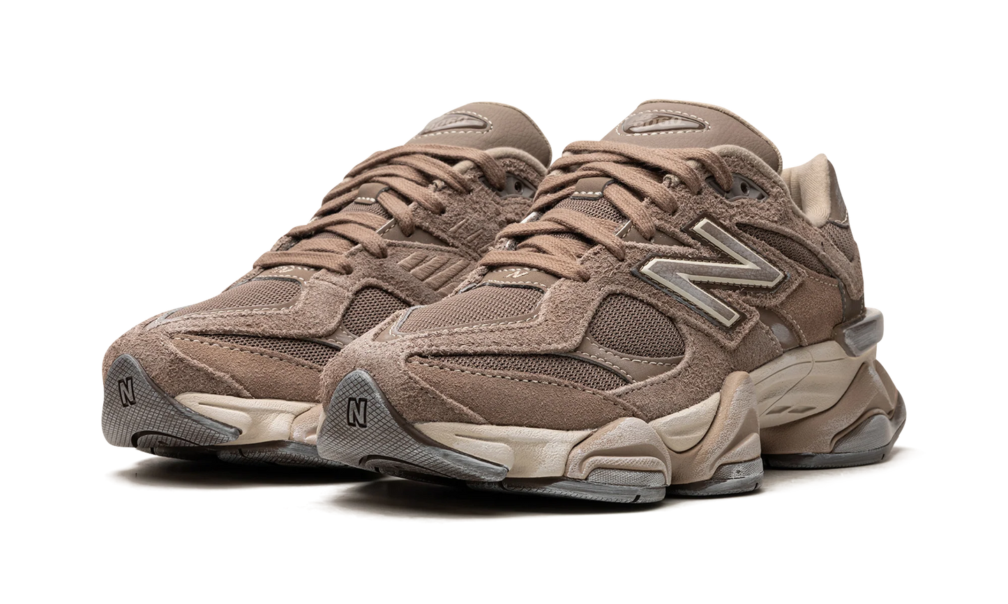 9060 "Mushroom Brown" U9060PB Sneakers