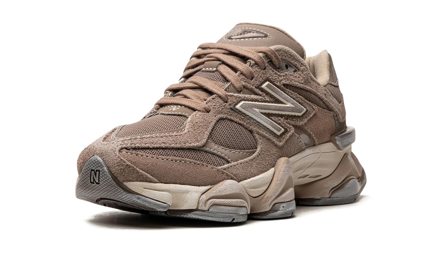 9060 "Mushroom Brown" U9060PB Sneakers