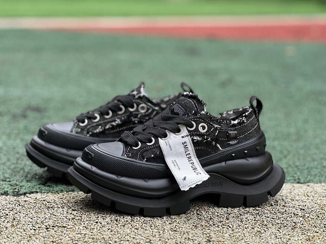 SMILEREPÚBLIC Black Distressed Chunky Sole Low Top Sneakers Style No. 1