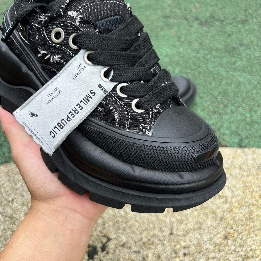 SMILEREPÚBLIC Black Distressed Chunky Sole Low Top Sneakers Style No. 1