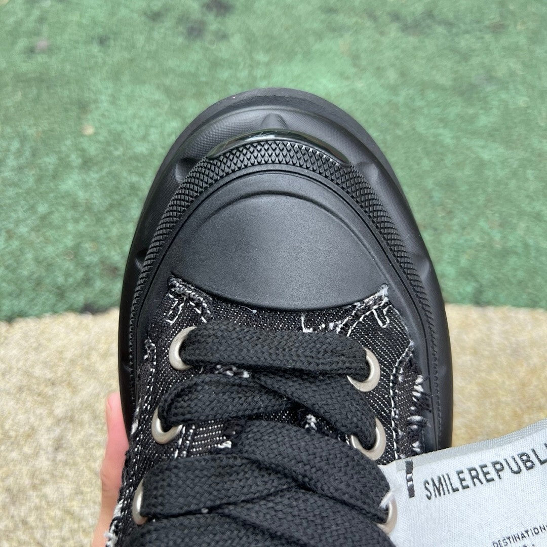 SMILEREPÚBLIC Black Distressed Chunky Sole Low Top Sneakers Style No. 1