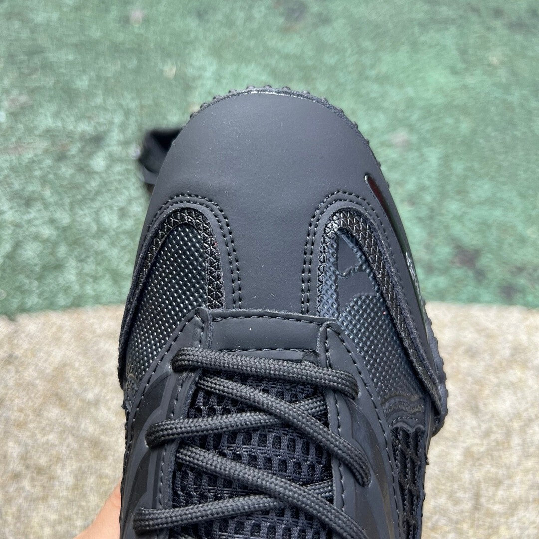 ONEMIX Men's X-Shaped Support Black Running Sport Sneakers