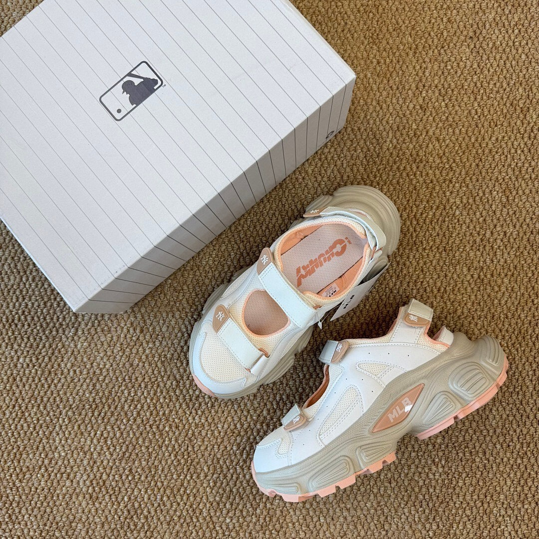 MLB Mega Ball Chunky Mule New York Yankees White Beige Pink 3AMBCMB1N-50CRS