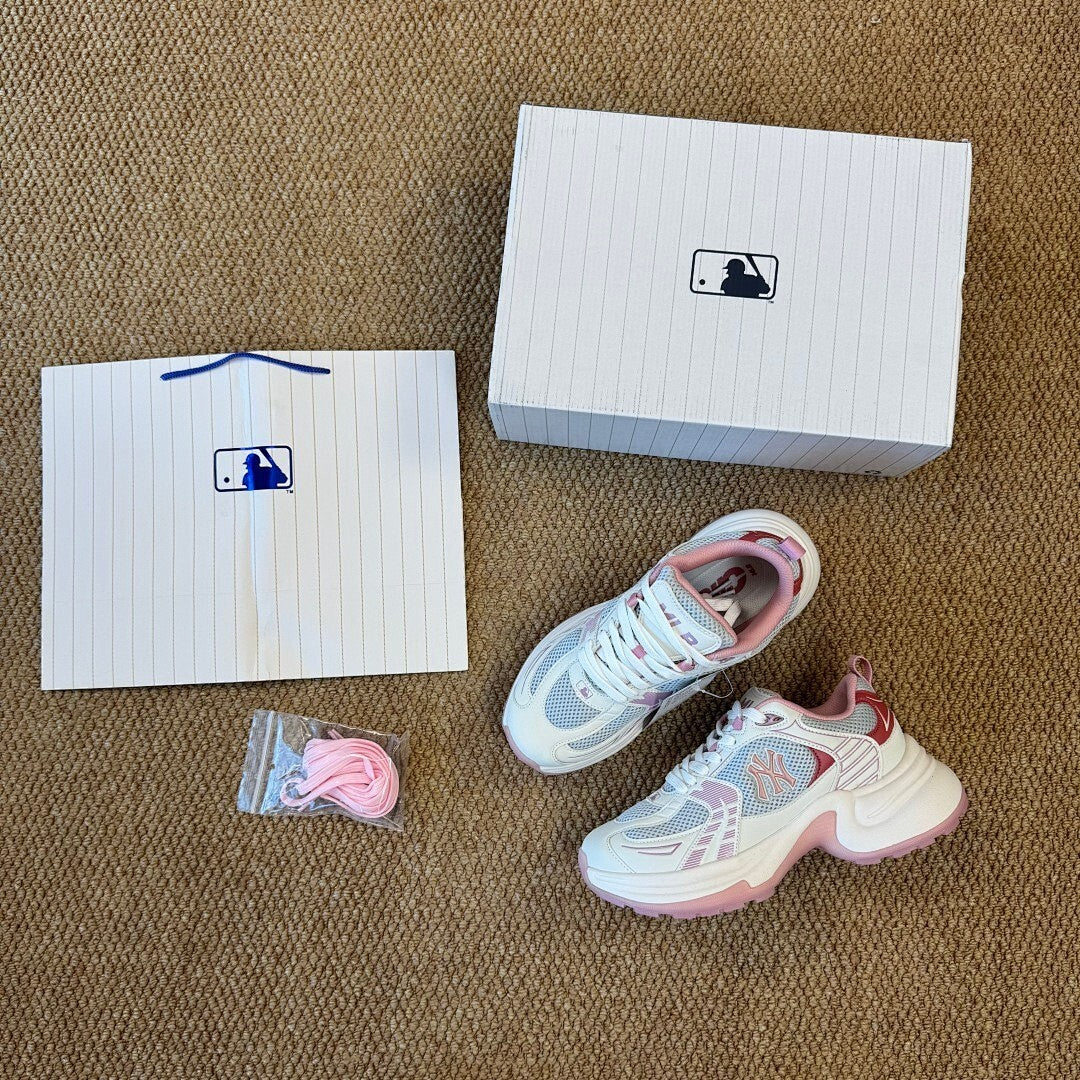 MLB Chunky Liner New York Yankees Sneakers White Pink 3ASXLAA3N-50PKS
