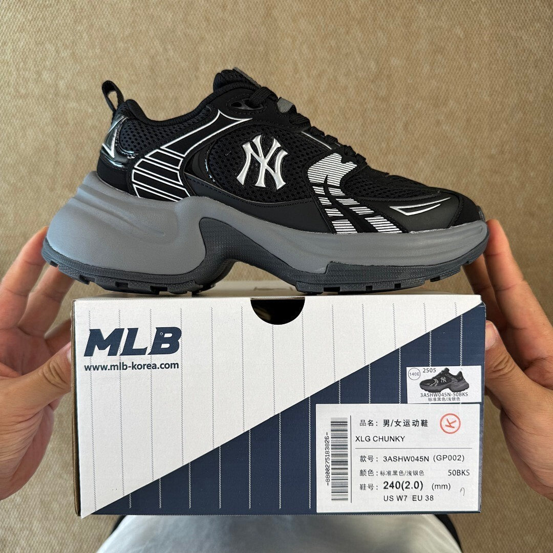 MLB Chunky Liner New York Yankees Black Sneakers 3ASXCA10N-50BKS