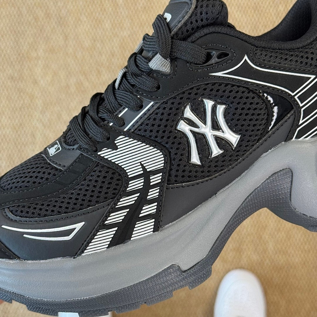 MLB Chunky Liner New York Yankees Black Sneakers 3ASXCA10N-50BKS