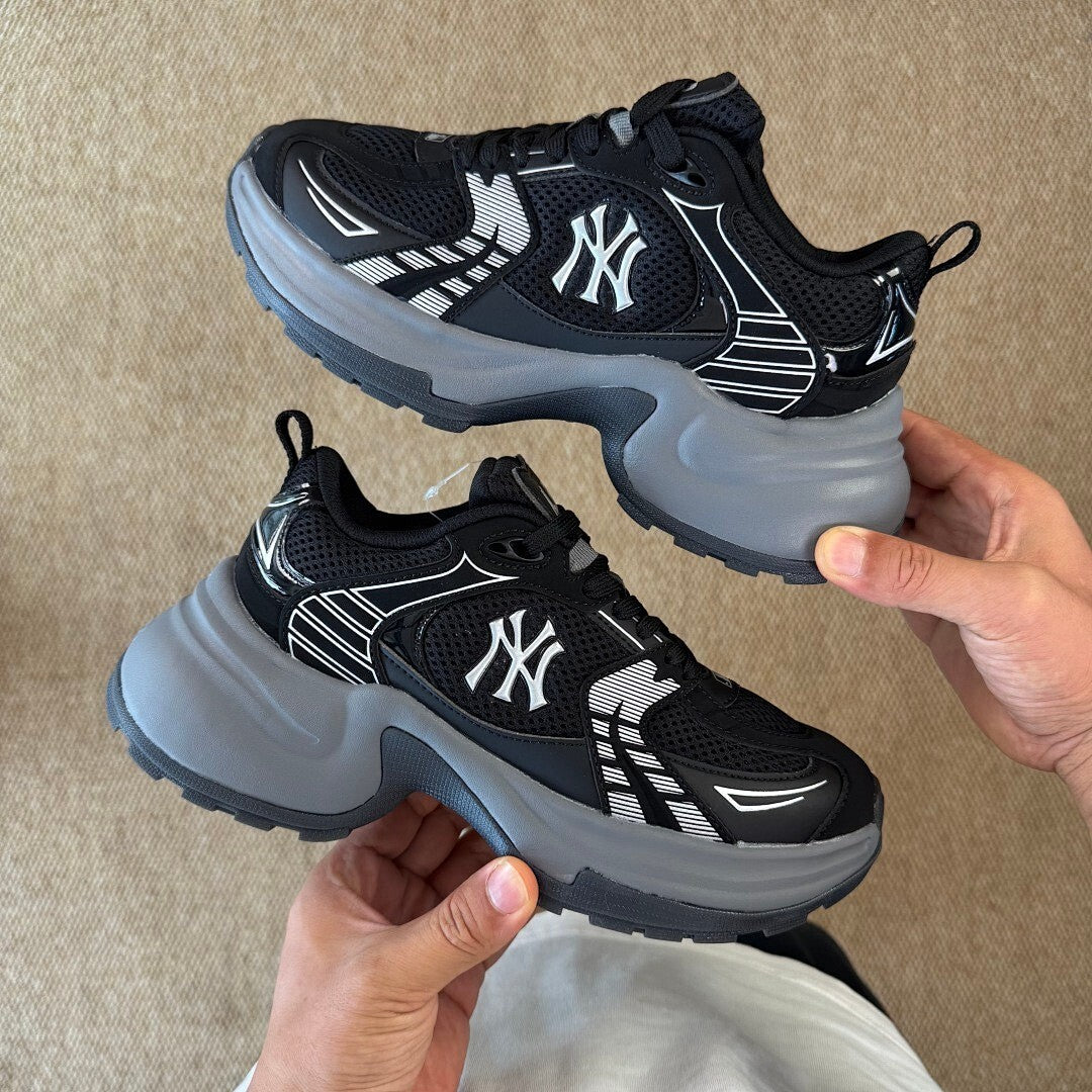 MLB Chunky Liner New York Yankees Black Sneakers 3ASXCA10N-50BKS