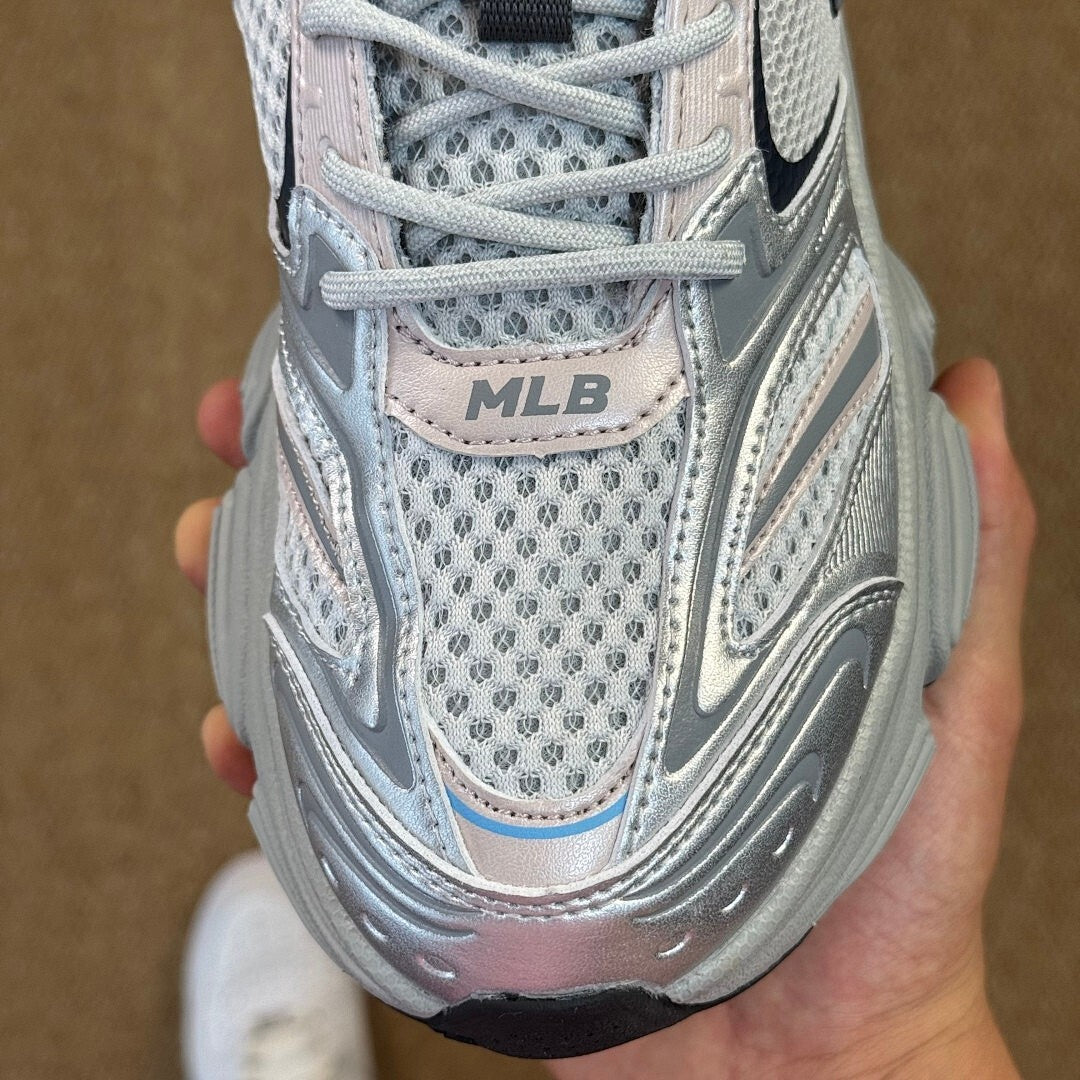 MLB New York Yankees Chunky Liner Basic Shoes Silver 3ASXCB12N 50SGS