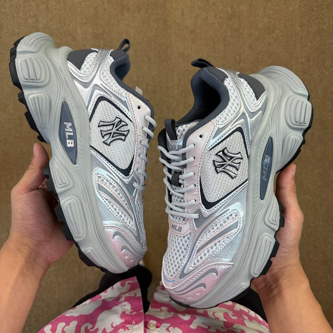 MLB New York Yankees Chunky Liner Basic Shoes Silver 3ASXCB12N 50SGS