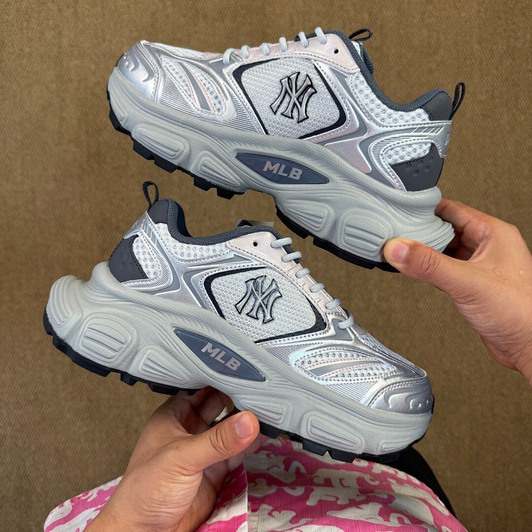MLB New York Yankees Chunky Liner Basic Shoes Silver 3ASXCB12N 50SGS