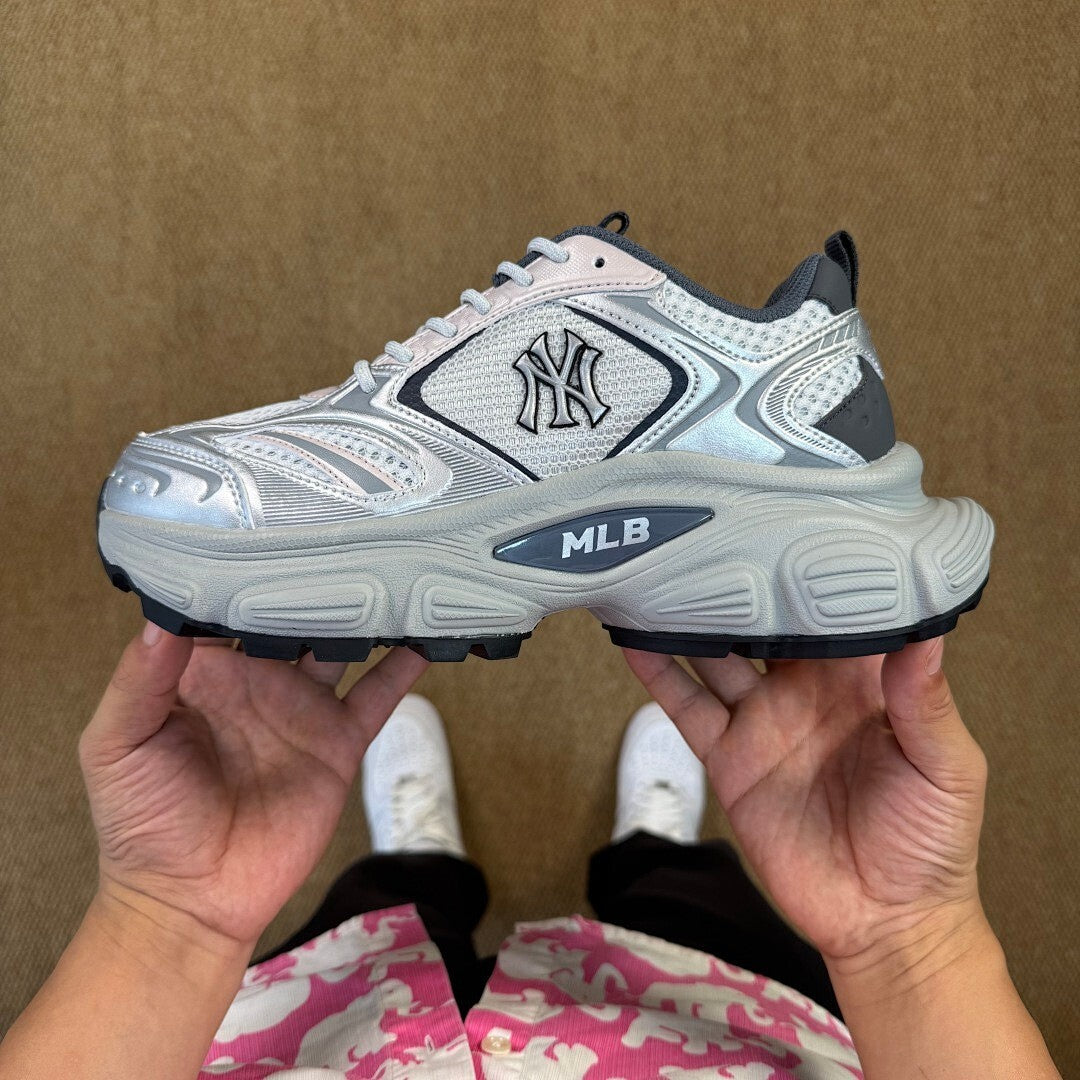 MLB New York Yankees Chunky Liner Basic Shoes Silver 3ASXCB12N 50SGS
