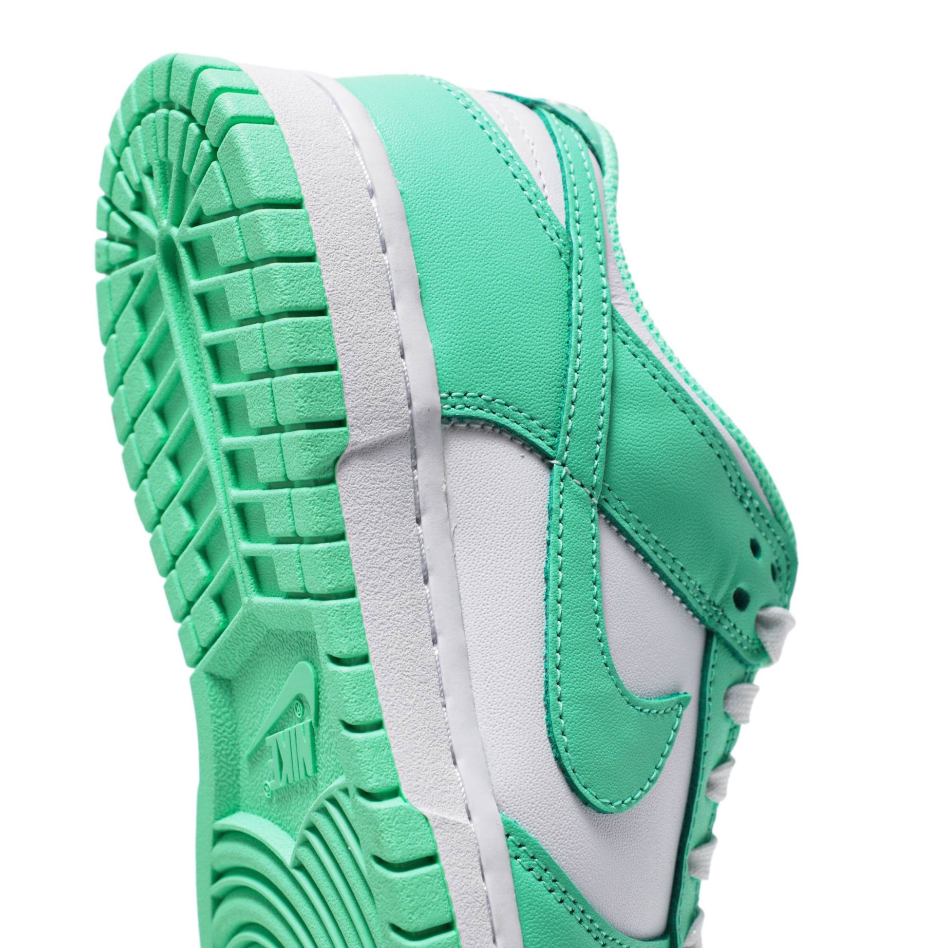 ( Women ) Nike Dunk Low ‘Green Glow’ [also Worn By BTS V] DD1503-105