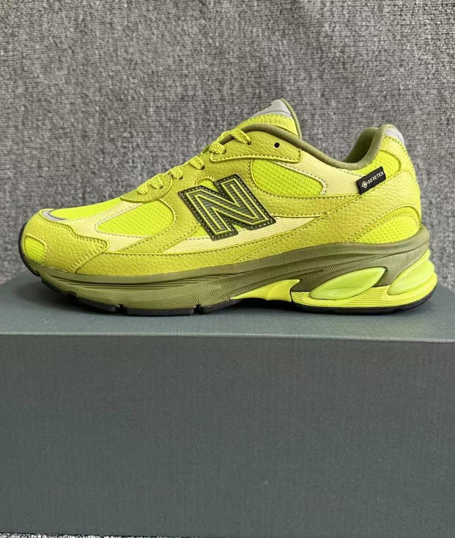 New Balance 990v3 Made in USA Gore-Tex Hi-Lite Neon Green Waterproof Sneakers M990GT3