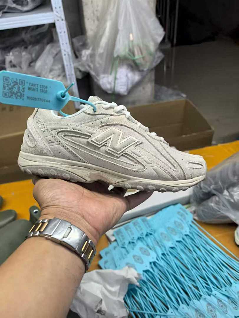 ZOUKEI 2001 Retro Runner Lifestyle Sneakers Cream Off-White