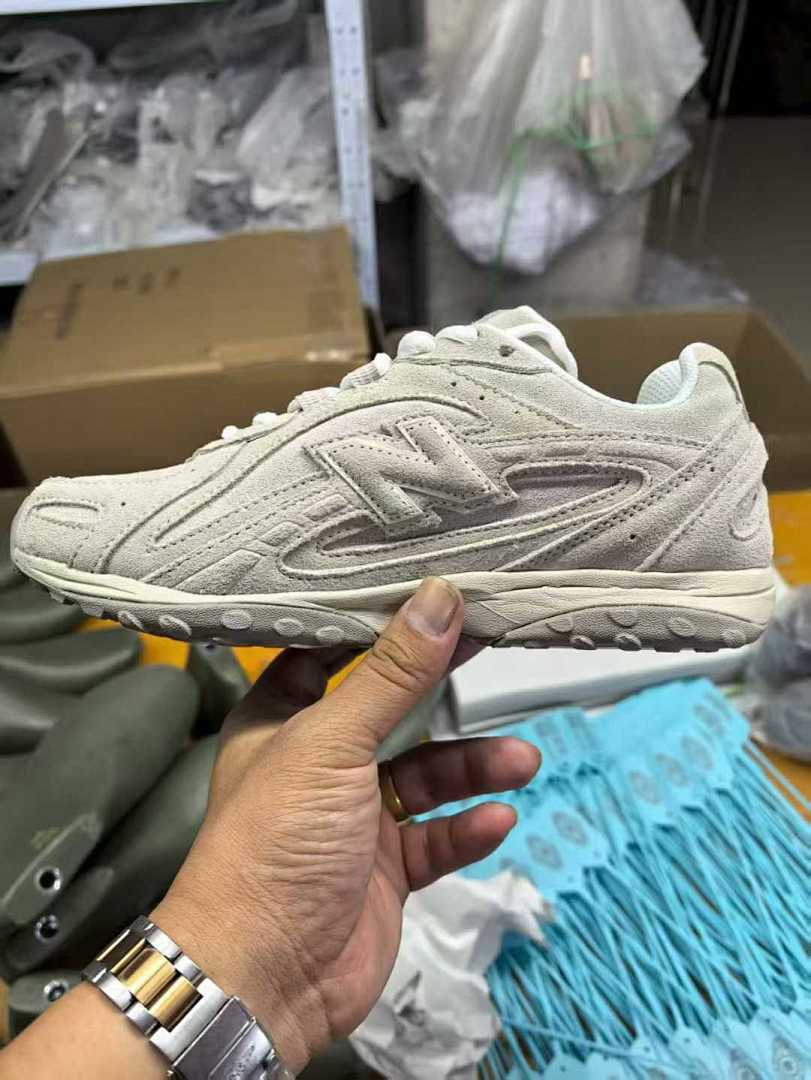 ZOUKEI 2001 Retro Runner Lifestyle Sneakers Cream Off-White