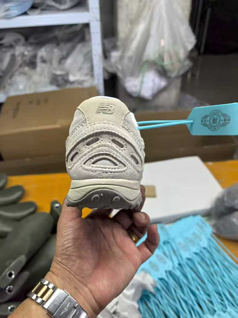 ZOUKEI 2001 Retro Runner Lifestyle Sneakers Cream Off-White