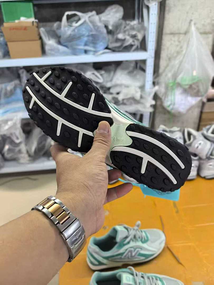 2040 Y2K Retro Running Sneakers Mint Green Teal Grey