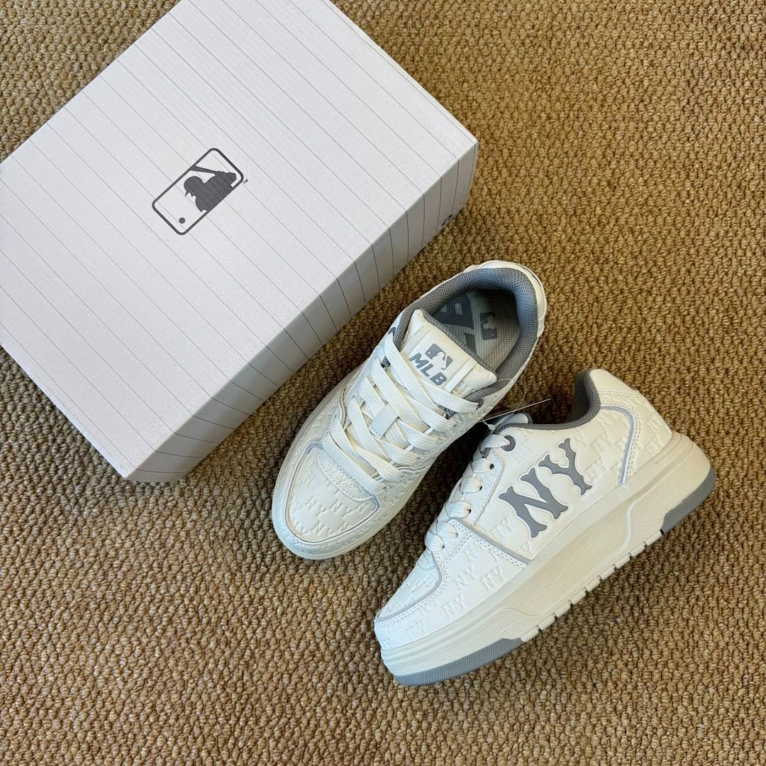 MLB Chunky Liner Monogram New York Yankees Shoes White 3ASXCL02N-50WHS