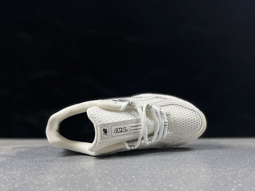 New Balance 740 ABZORB Cream White Retro Running Sneakers