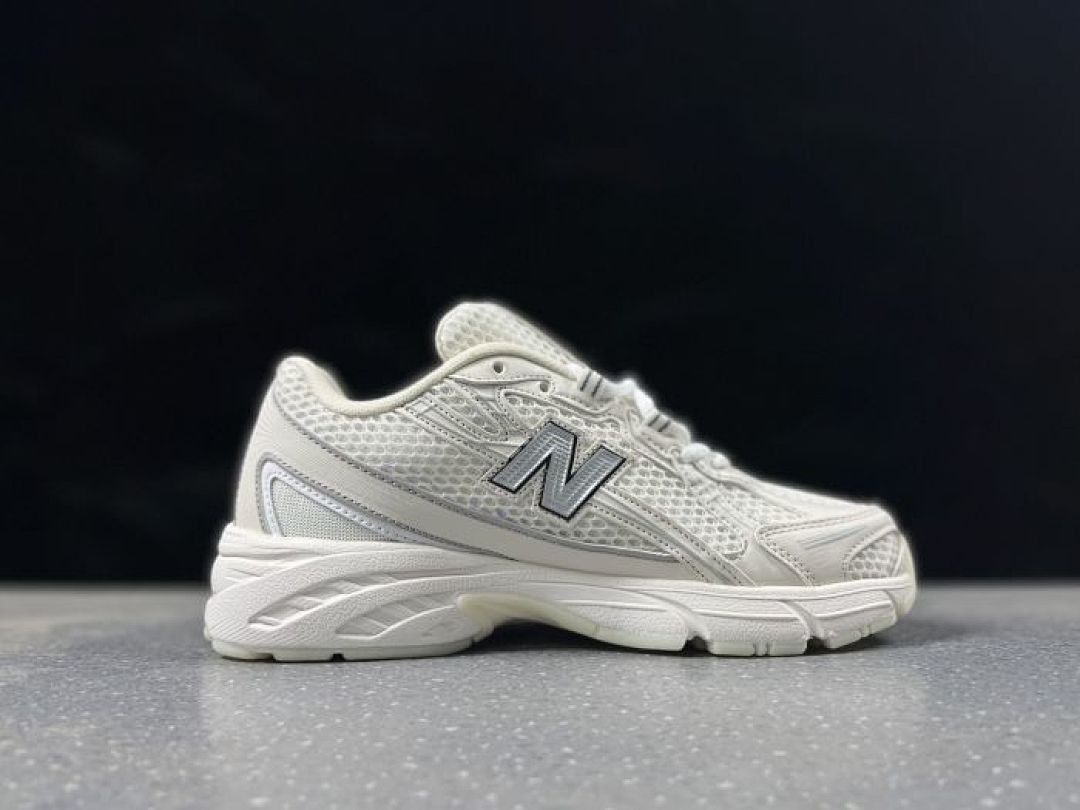 New Balance 740 ABZORB Cream White Retro Running Sneakers