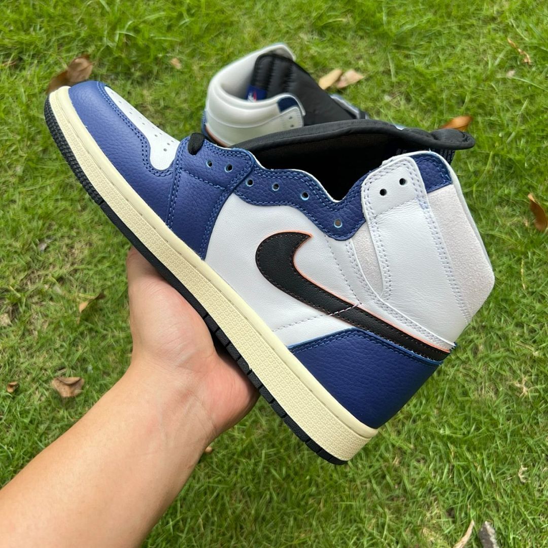 Air Jordan 1 Retro High OG Dark Marina Blue 555088-404