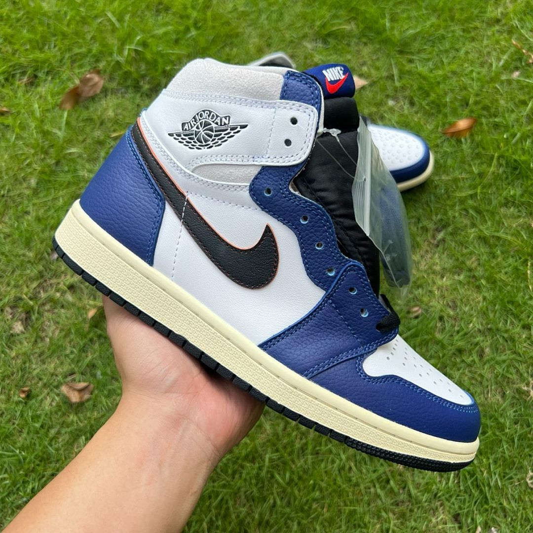 Air Jordan 1 Retro High OG Dark Marina Blue 555088-404