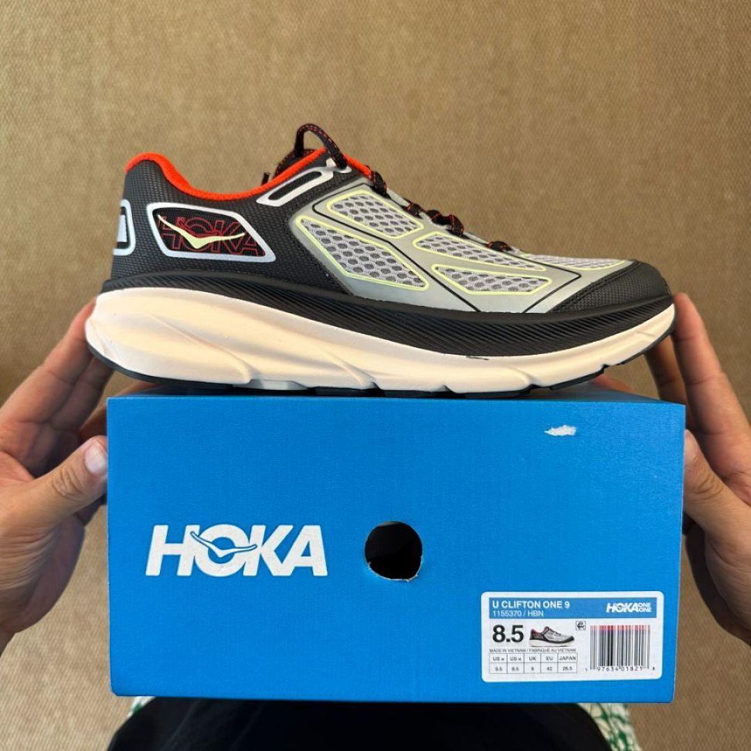 Hoka Clifton 9 Outer Space / Radiant Yellow Running Shoes