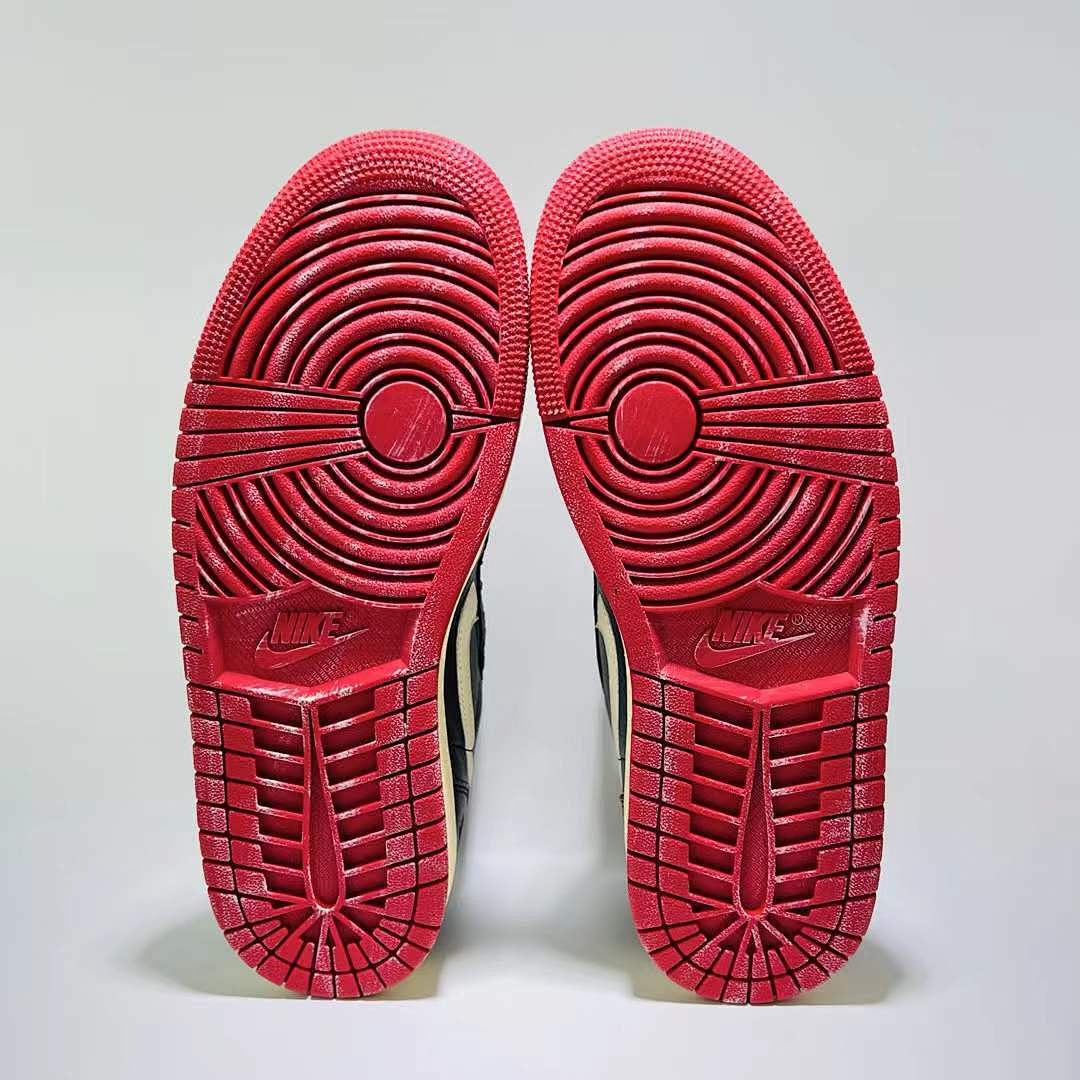 Air Jordan 1 Low SE Black Sail Gym Red Mini Swoosh Stitched Sneakers
Air Jordan 1 Low SE 'Black/Sail/Gym Red'