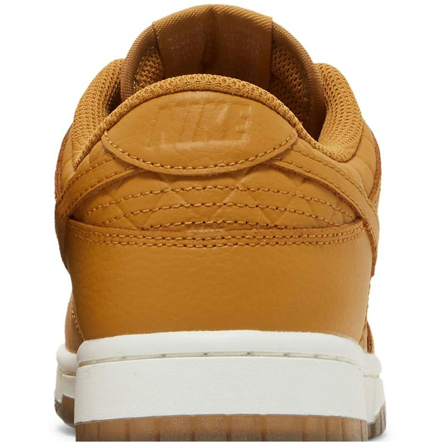 ( Women ) Nike Dunk Low ‘Quilted Wheat' ( Wmns ) DX3374-700