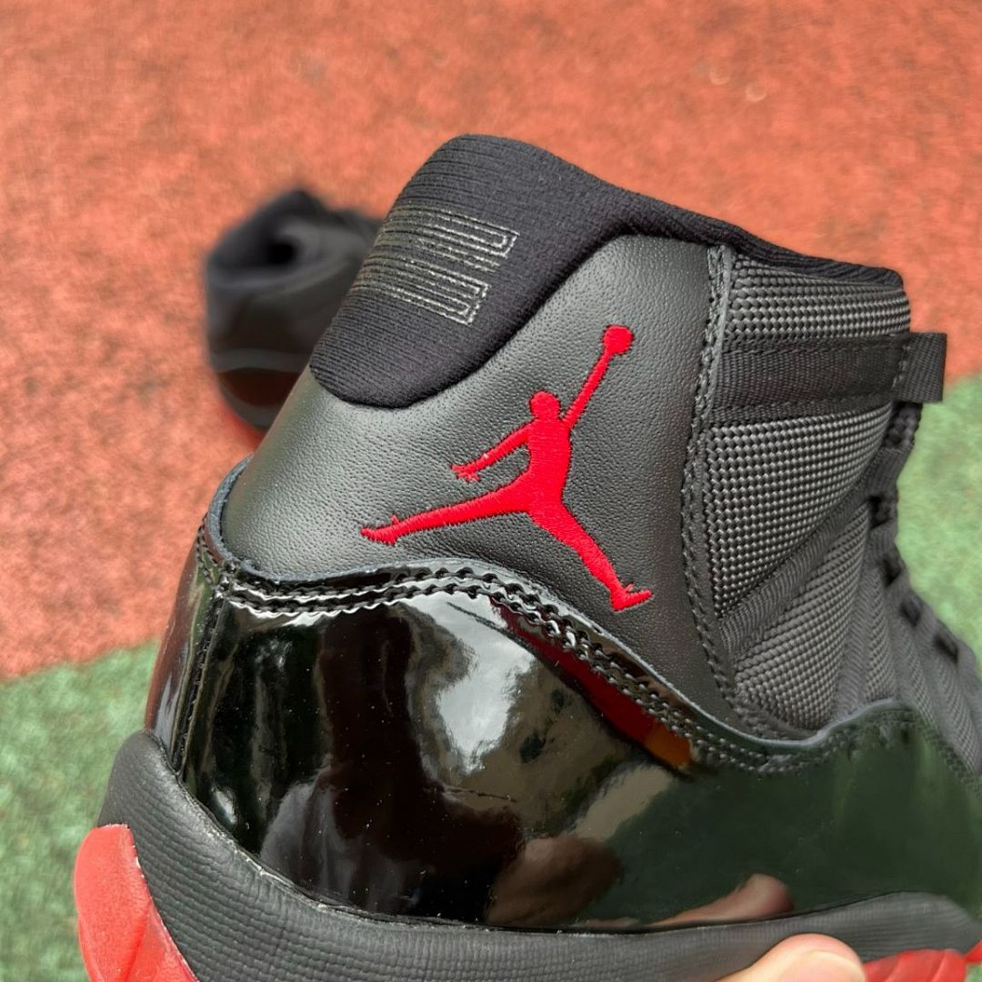Air Jordan 11 Retro Bred 2019 378037-061