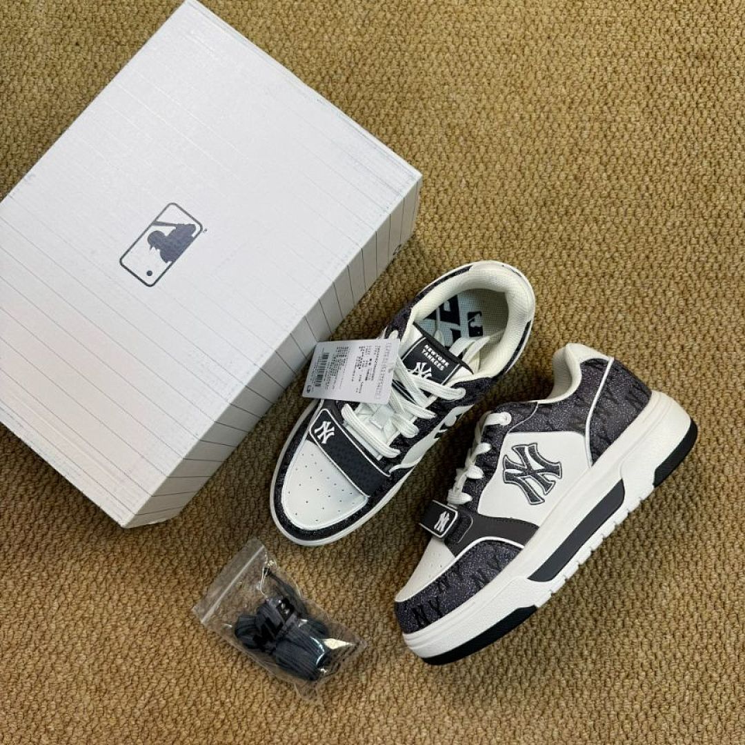 MLB Big Ball Chunky P NY Monogram Sneakers 3ASHCC11N-50WHS