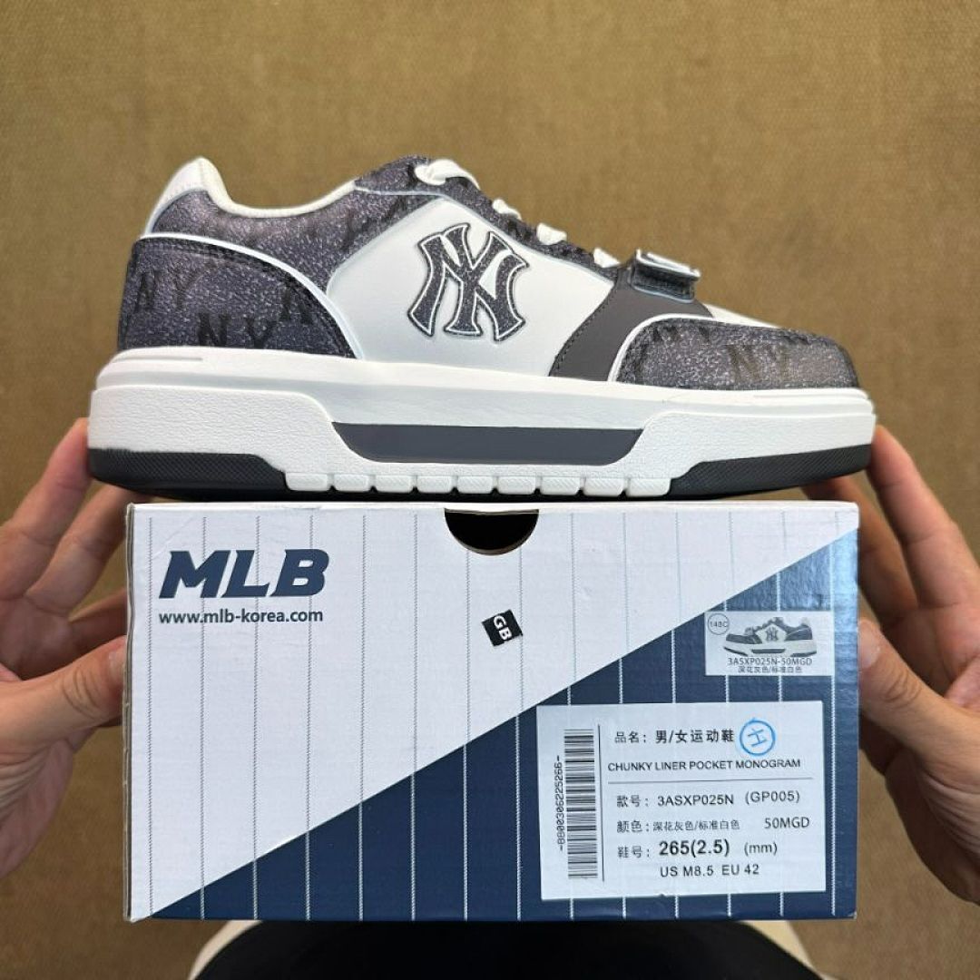 MLB Big Ball Chunky P NY Monogram Sneakers 3ASHCC11N-50WHS