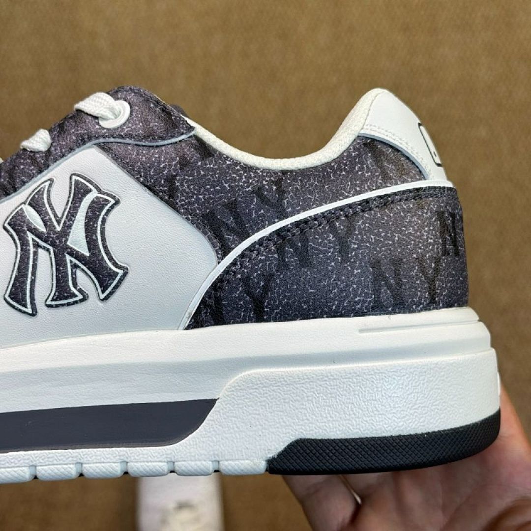 MLB Big Ball Chunky P NY Monogram Sneakers 3ASHCC11N-50WHS