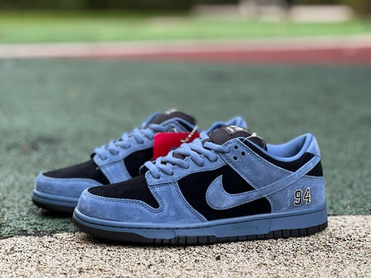 Nike SB Dunk Low Supreme Hyper Royal DH3228-103