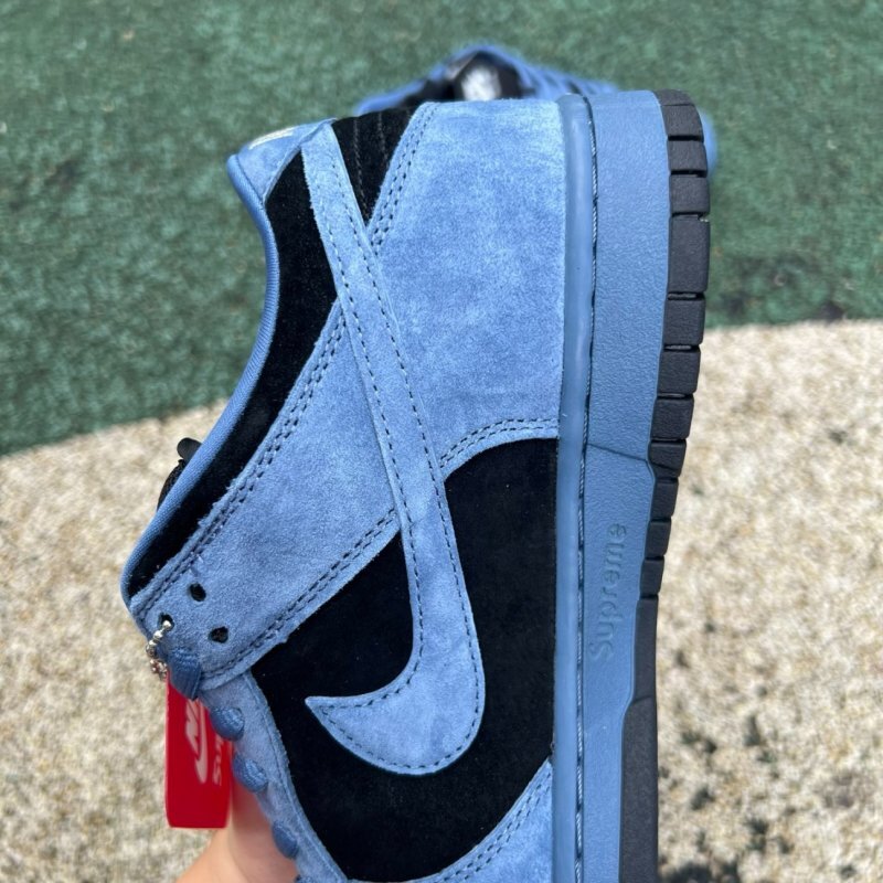 Nike SB Dunk Low Supreme Hyper Royal DH3228-103
