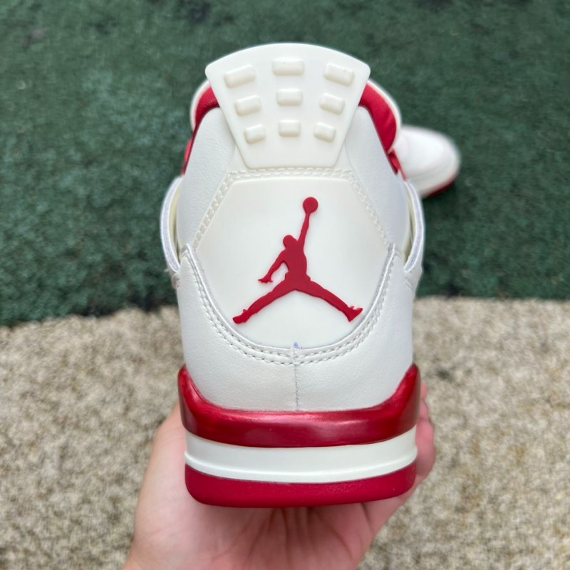 Air Jordan 4 Retro 'Red Metallic' CT8527-112