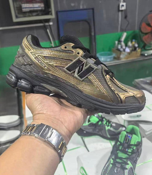 New Balance 1906R Black Metallic Gold Men's Sneakers M1906RCG