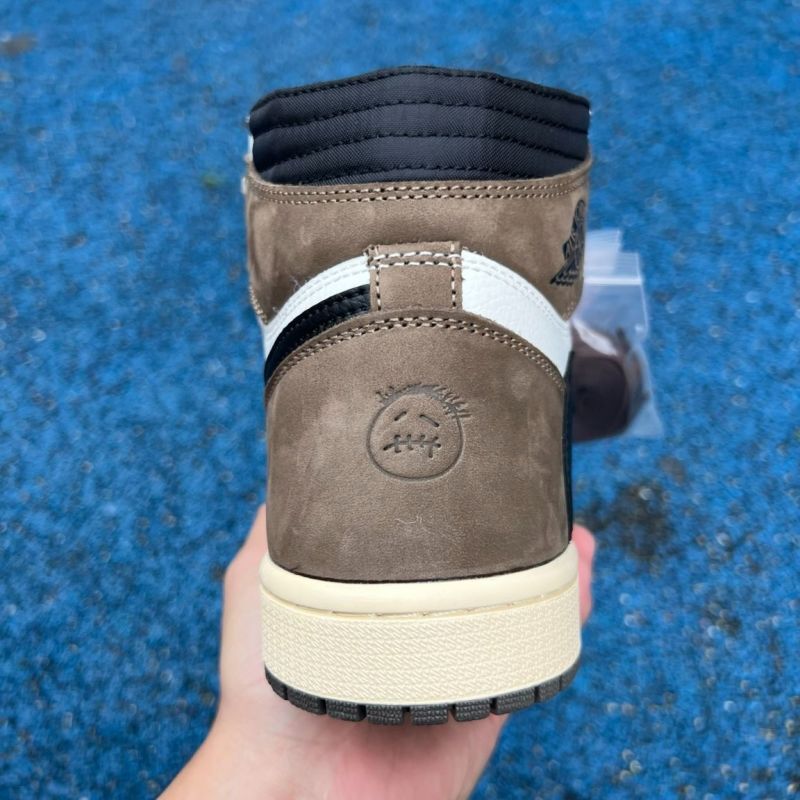 Air Jordan 1 Retro High OG Dark Mocha 555088-105