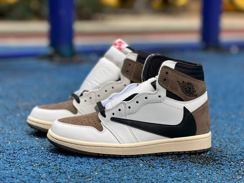 Air Jordan 1 Retro High OG Dark Mocha 555088-105