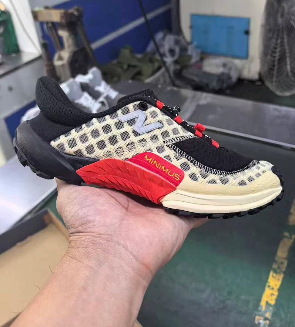 New Balance Minimus Trail Running Shoes Black Cream Red Hexagonal Mesh