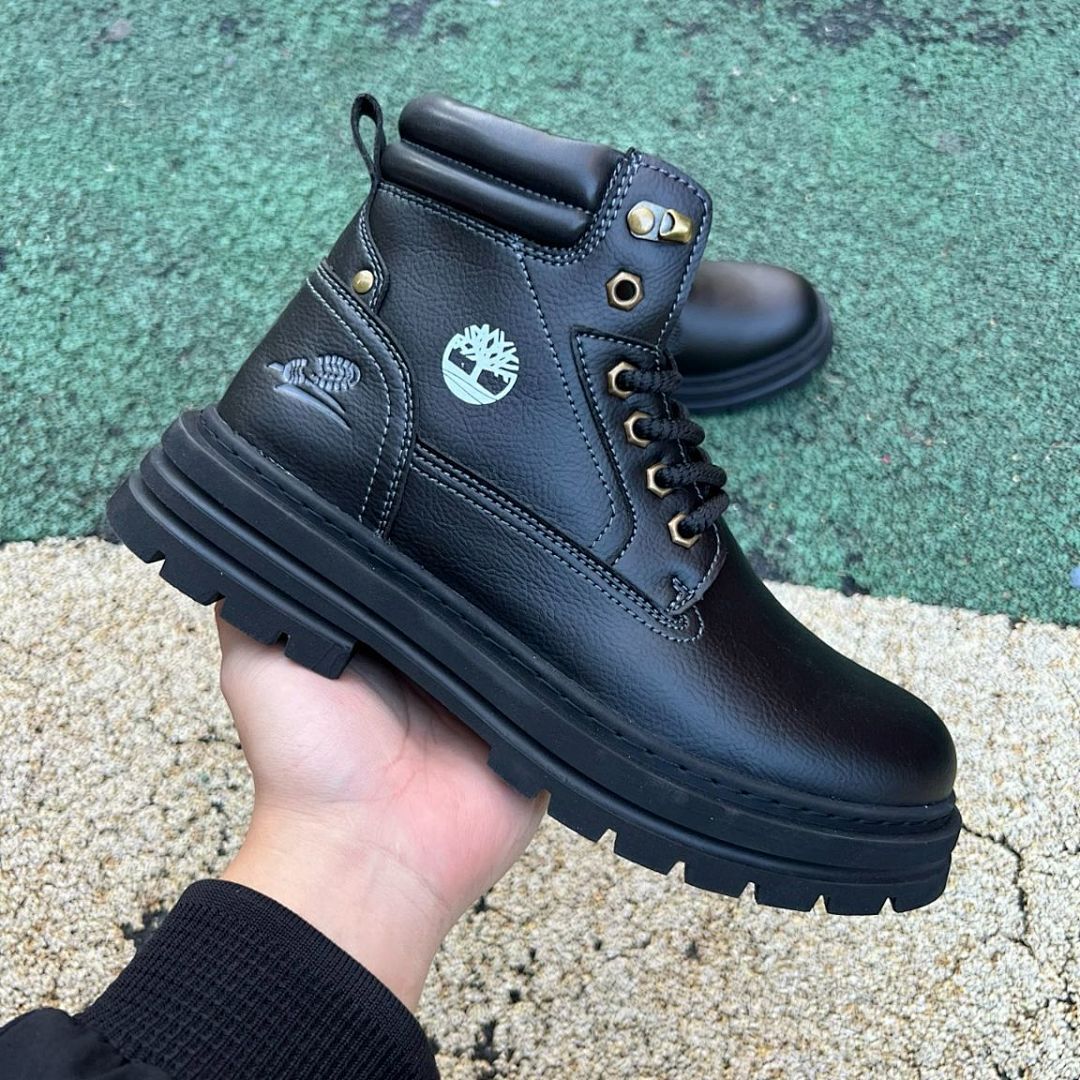 Timberland Men's Black Lace-Up Padded Collar Ankle Boots