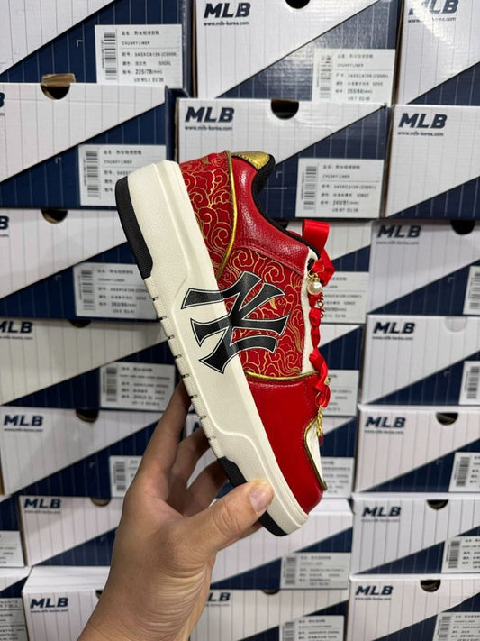 MLB New York Yankees Chunky Liner Red Gold Oriental Pattern Pearl Charm Sneakers 3ASXCA12N