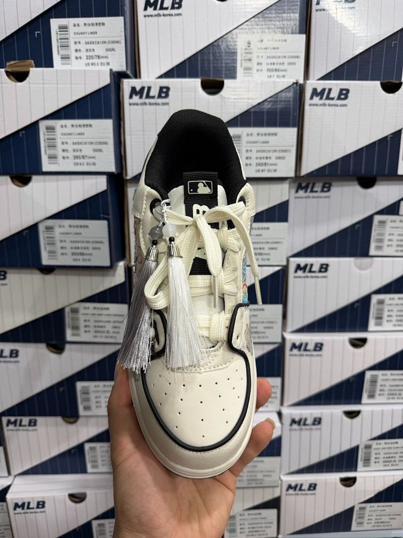 MLB New York Yankees Chunky Liner Platform Sneakers 3ASXCA12N C0006 Cream Off-White Embroidered Floral Dragon Tassel Trainers