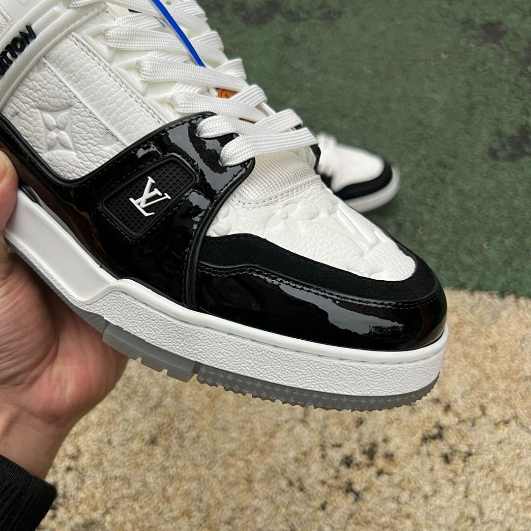 Louis Vuitton LV Trainer Sneakers White Black Monogram Embossed Calfskin Patent Leather Luxury Low Top Designer Shoes