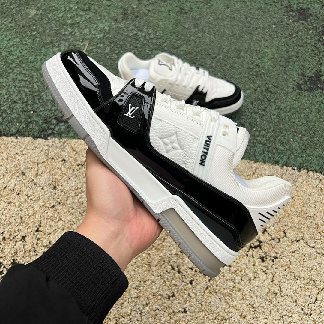 Louis Vuitton LV Trainer Sneakers White Black Monogram Embossed Calfskin Patent Leather Luxury Low Top Designer Shoes