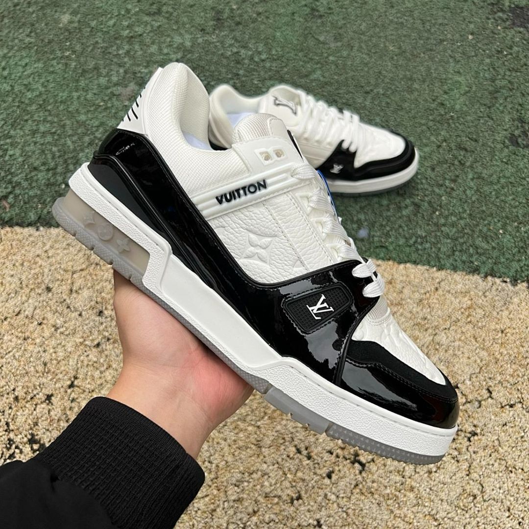 Louis Vuitton LV Trainer Sneakers White Black Monogram Embossed Calfskin Patent Leather Luxury Low Top Designer Shoes
