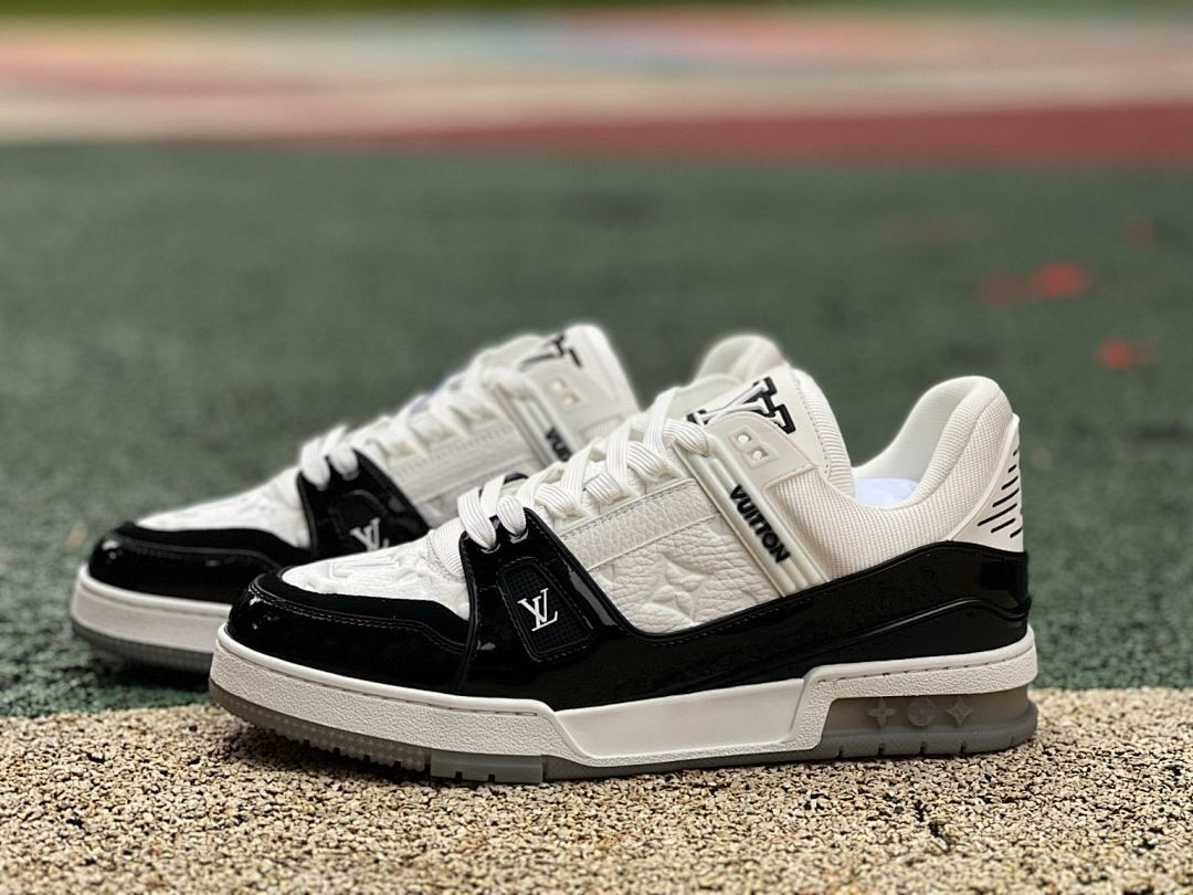 Louis Vuitton LV Trainer Sneakers White Black Monogram Embossed Calfskin Patent Leather Luxury Low Top Designer Shoes