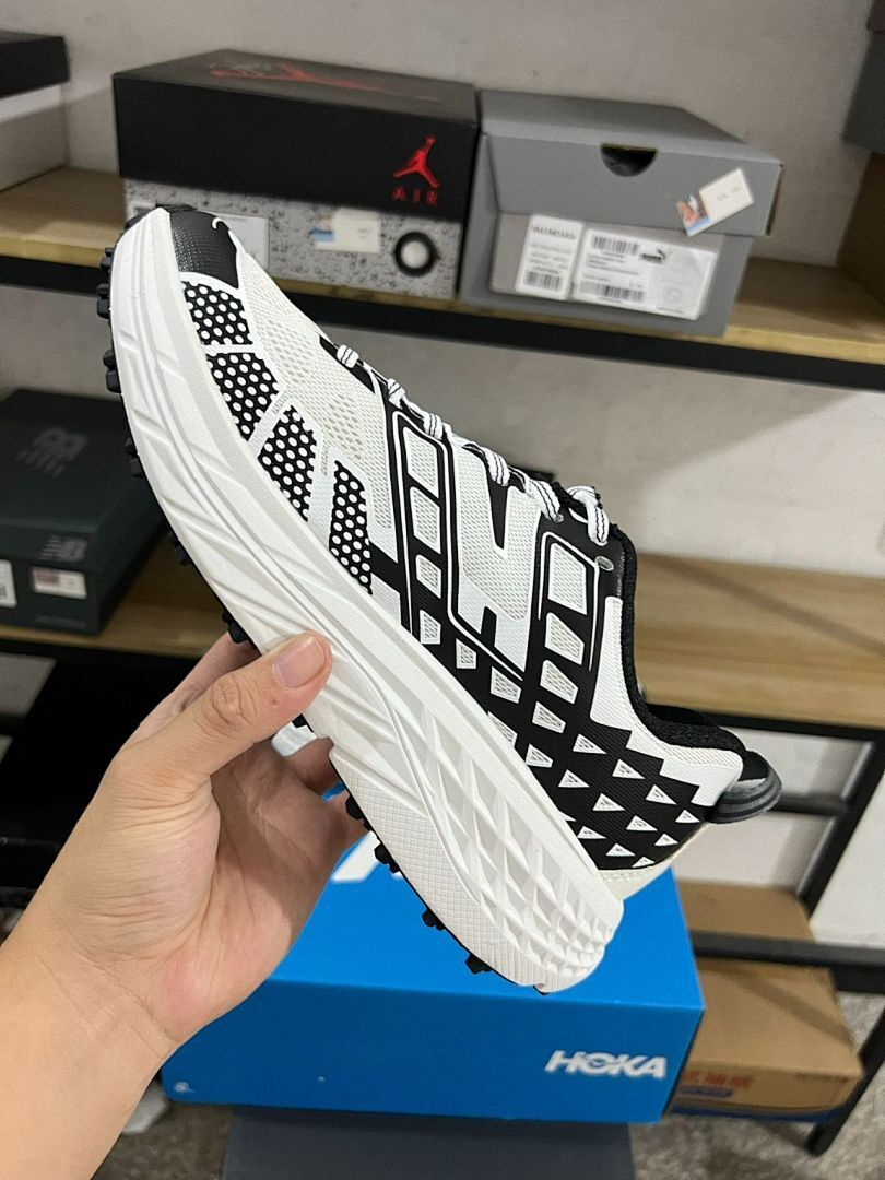 Hoka Speedgoat 2 Trail Running Shoes White Black Vibram Outsole