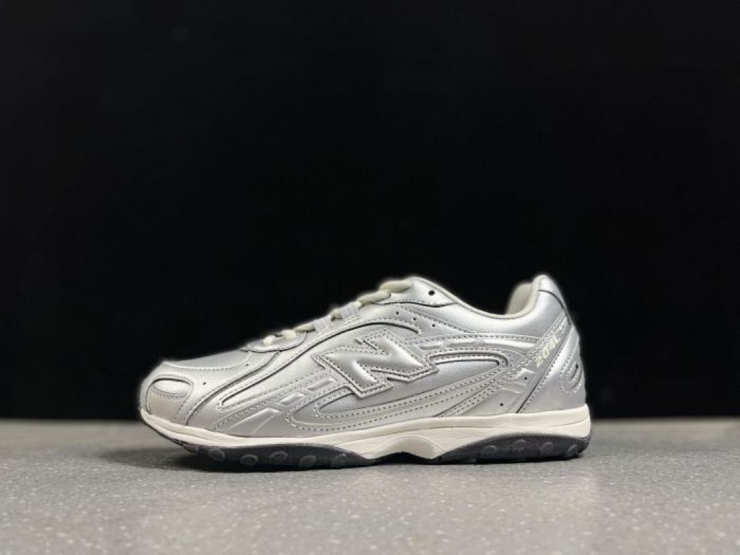Silver Metallic Y2K Chunky Retro Running Shoes 2004