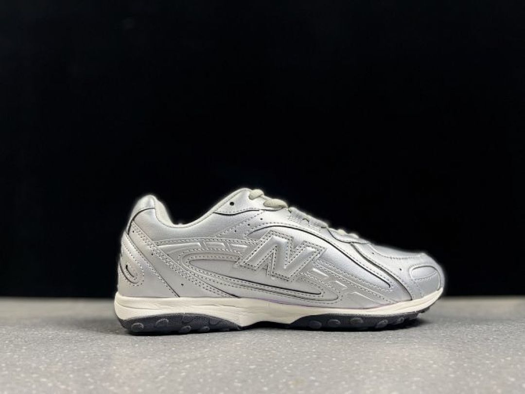 Silver Metallic Y2K Chunky Retro Running Shoes 2004